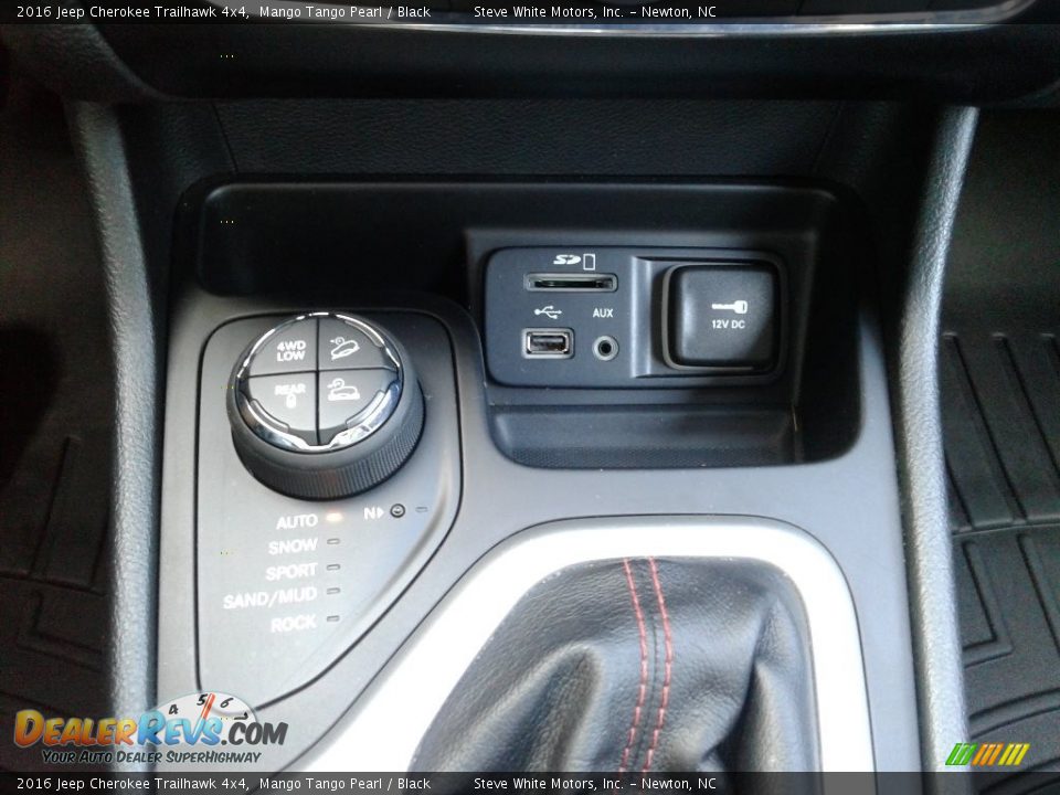 2016 Jeep Cherokee Trailhawk 4x4 Mango Tango Pearl / Black Photo #28