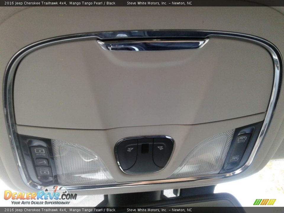 2016 Jeep Cherokee Trailhawk 4x4 Mango Tango Pearl / Black Photo #31