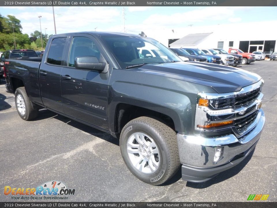 Front 3/4 View of 2019 Chevrolet Silverado LD LT Double Cab 4x4 Photo #7