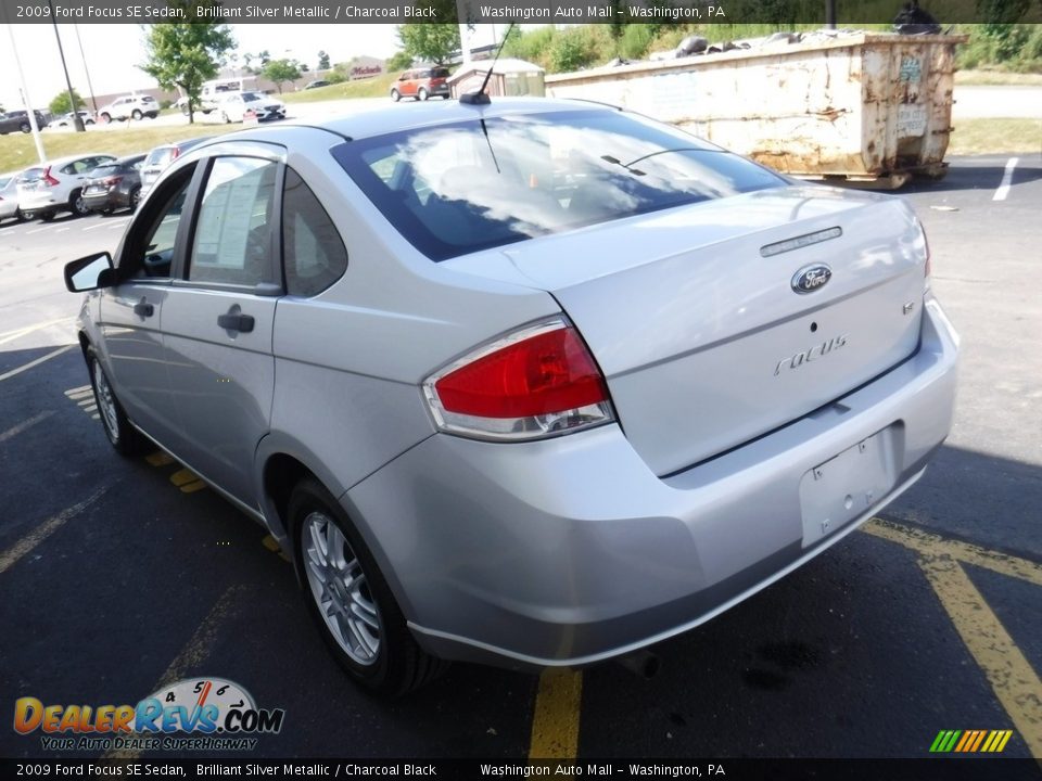2009 Ford Focus SE Sedan Brilliant Silver Metallic / Charcoal Black Photo #6