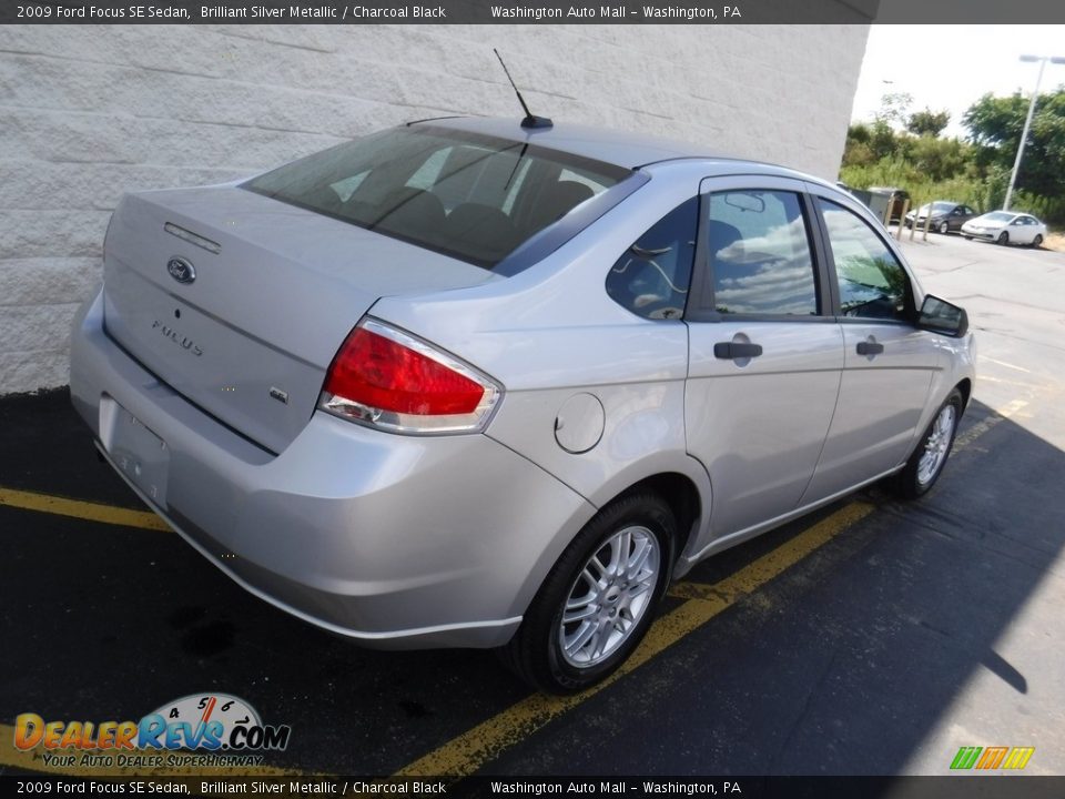 2009 Ford Focus SE Sedan Brilliant Silver Metallic / Charcoal Black Photo #8