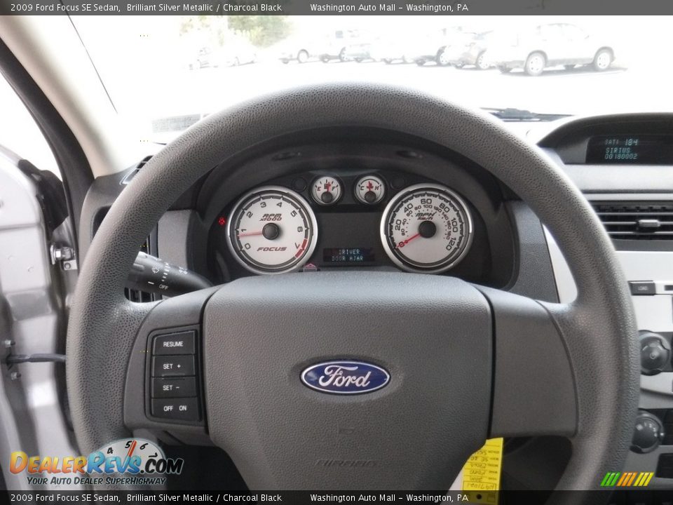 2009 Ford Focus SE Sedan Brilliant Silver Metallic / Charcoal Black Photo #16