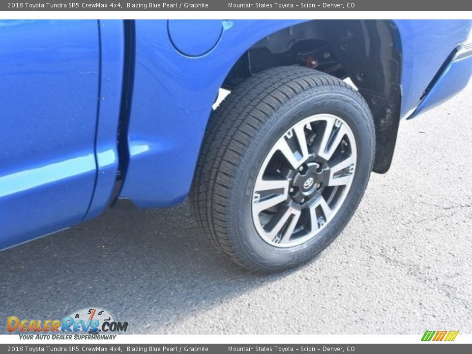2018 Toyota Tundra SR5 CrewMax 4x4 Blazing Blue Pearl / Graphite Photo #33