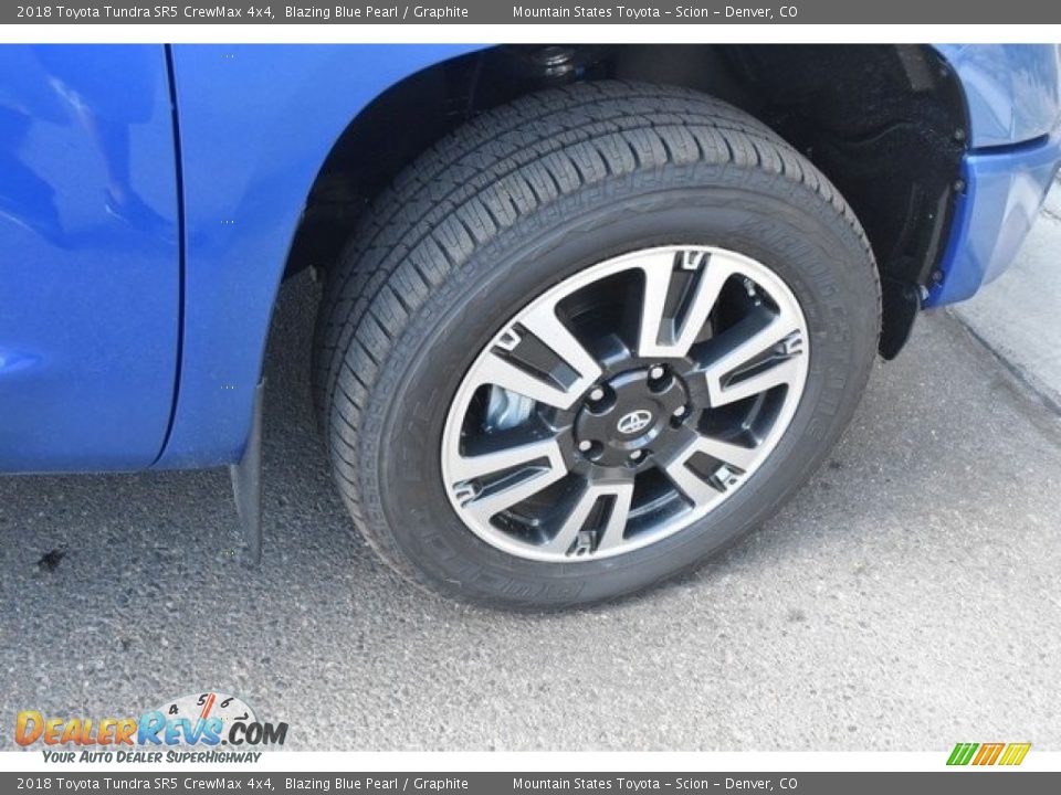 2018 Toyota Tundra SR5 CrewMax 4x4 Blazing Blue Pearl / Graphite Photo #35