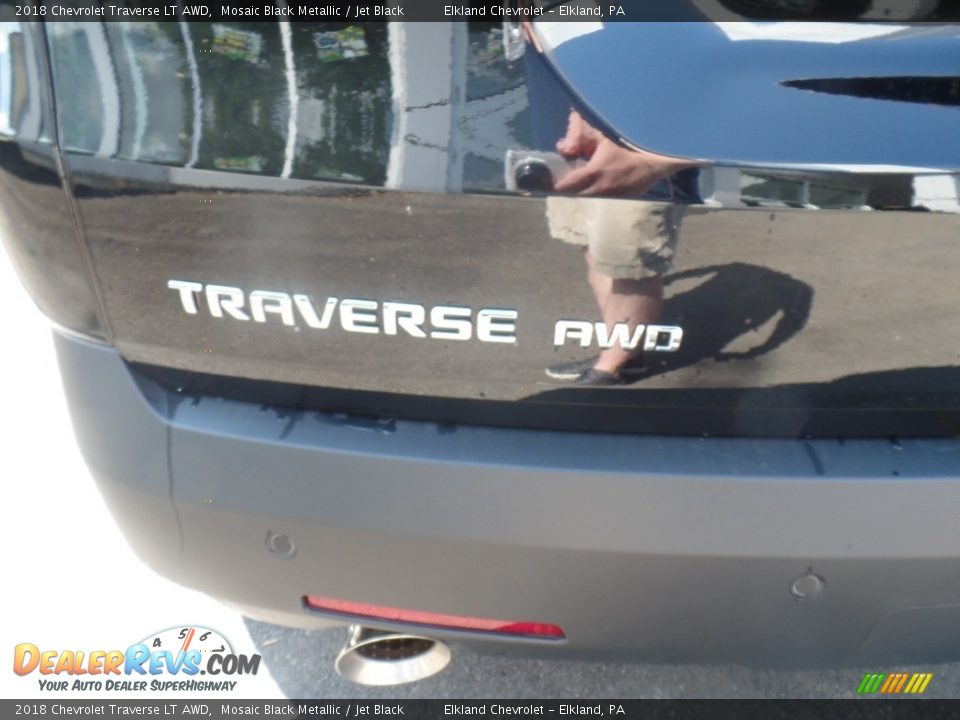 2018 Chevrolet Traverse LT AWD Mosaic Black Metallic / Jet Black Photo #10