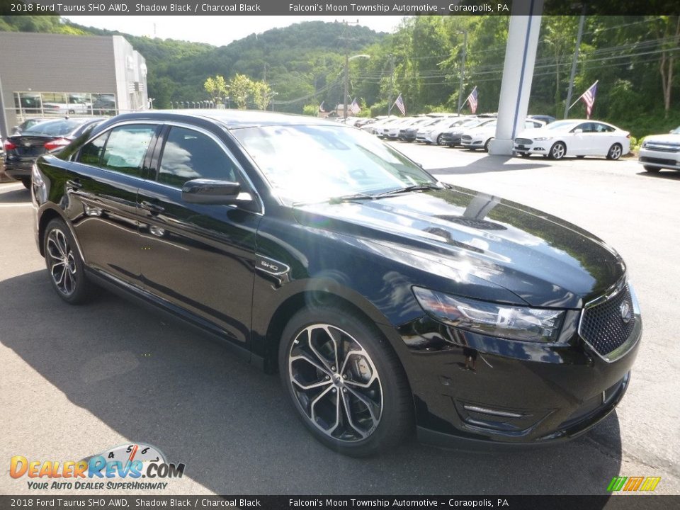 Front 3/4 View of 2018 Ford Taurus SHO AWD Photo #3