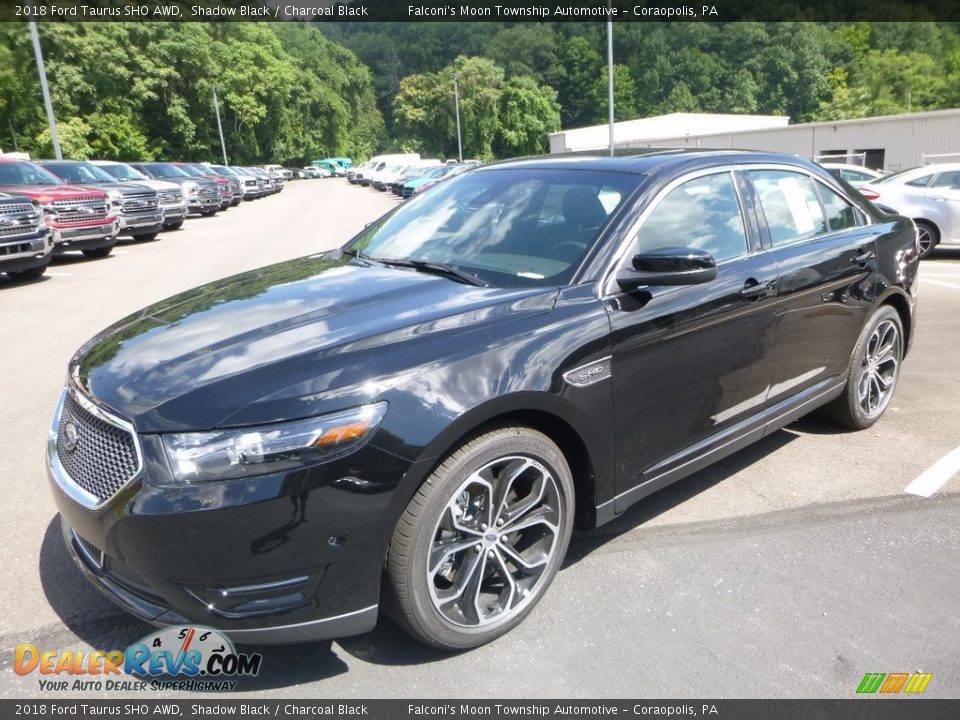 Front 3/4 View of 2018 Ford Taurus SHO AWD Photo #5