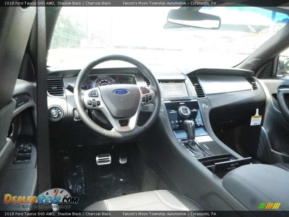 Front Seat of 2018 Ford Taurus SHO AWD Photo #9