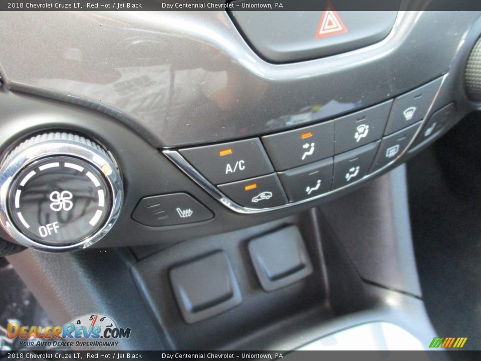 2018 Chevrolet Cruze LT Red Hot / Jet Black Photo #9