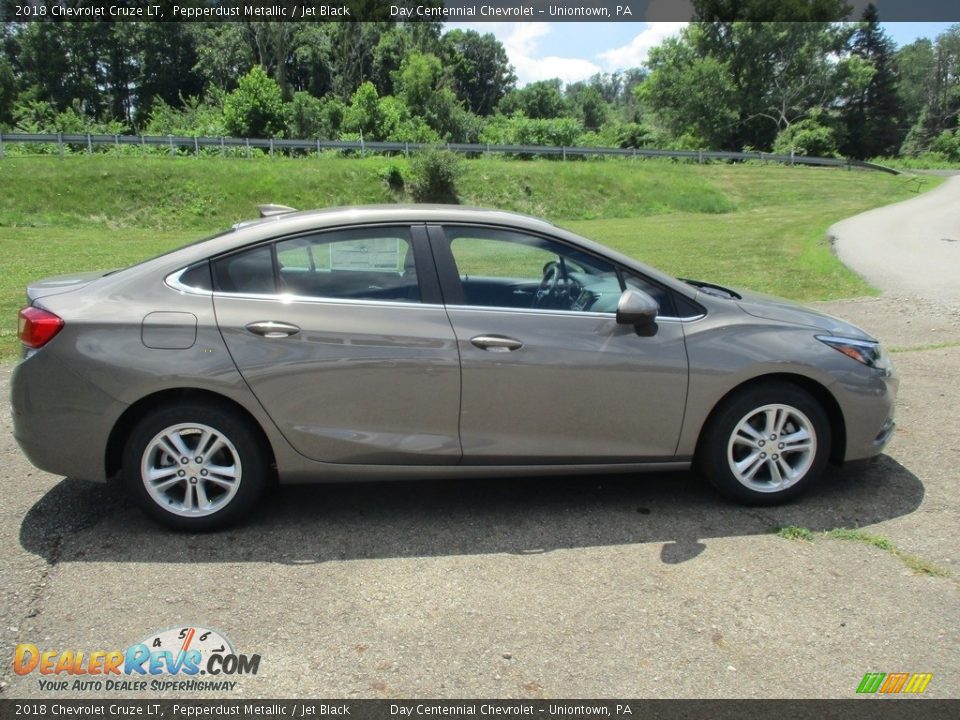 2018 Chevrolet Cruze LT Pepperdust Metallic / Jet Black Photo #2