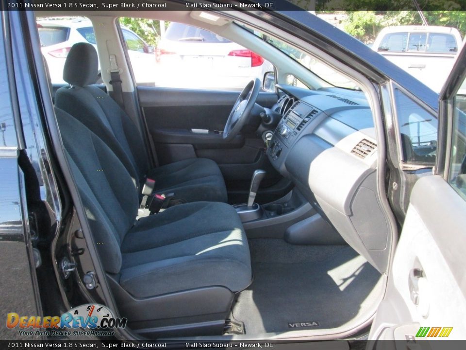 2011 Nissan Versa 1.8 S Sedan Super Black / Charcoal Photo #17