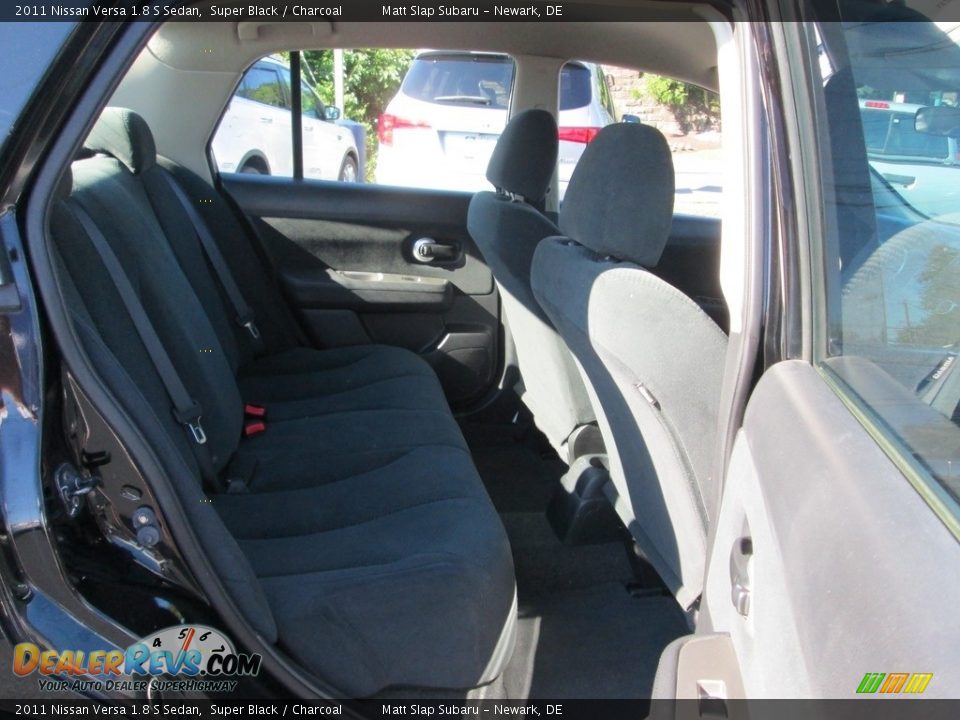 2011 Nissan Versa 1.8 S Sedan Super Black / Charcoal Photo #18