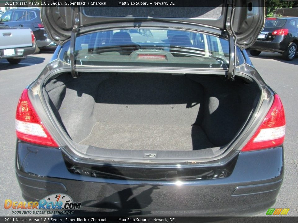 2011 Nissan Versa 1.8 S Sedan Super Black / Charcoal Photo #19