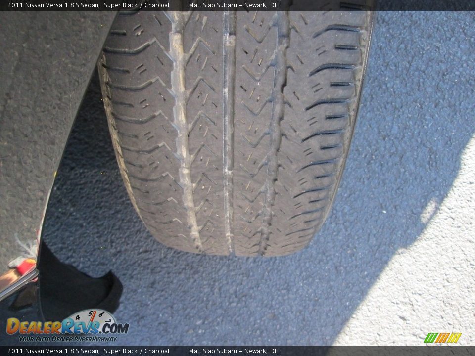 2011 Nissan Versa 1.8 S Sedan Super Black / Charcoal Photo #22