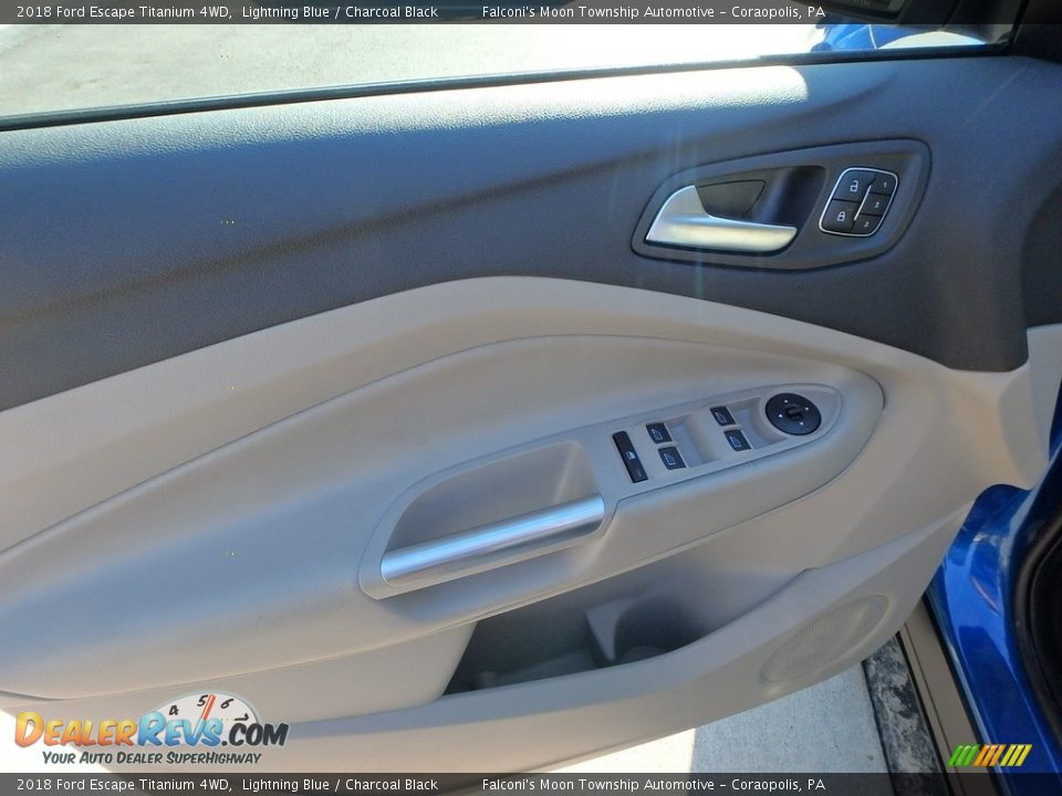 2018 Ford Escape Titanium 4WD Lightning Blue / Charcoal Black Photo #18