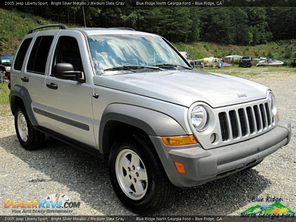 2005 Jeep Liberty Sport Bright Silver Metallic / Medium Slate Gray Photo #2