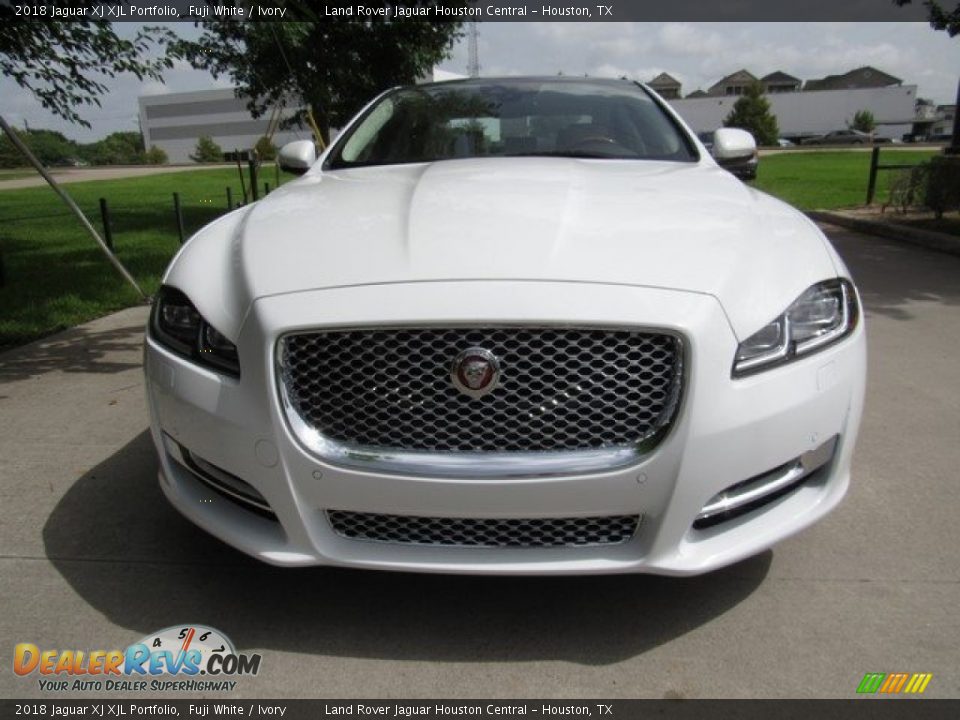 2018 Jaguar XJ XJL Portfolio Fuji White / Ivory Photo #8
