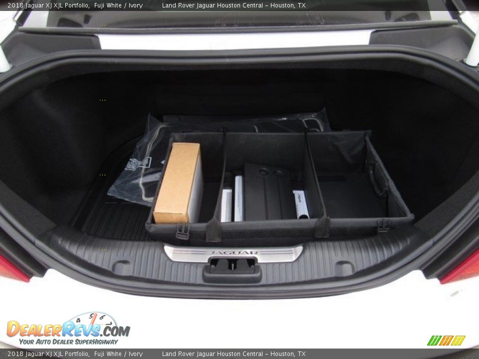 2018 Jaguar XJ XJL Portfolio Fuji White / Ivory Photo #17