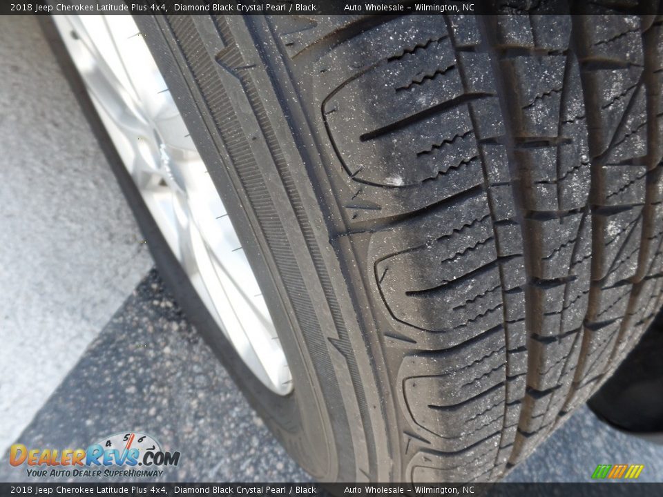 2018 Jeep Cherokee Latitude Plus 4x4 Diamond Black Crystal Pearl / Black Photo #9