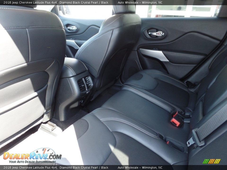 2018 Jeep Cherokee Latitude Plus 4x4 Diamond Black Crystal Pearl / Black Photo #12