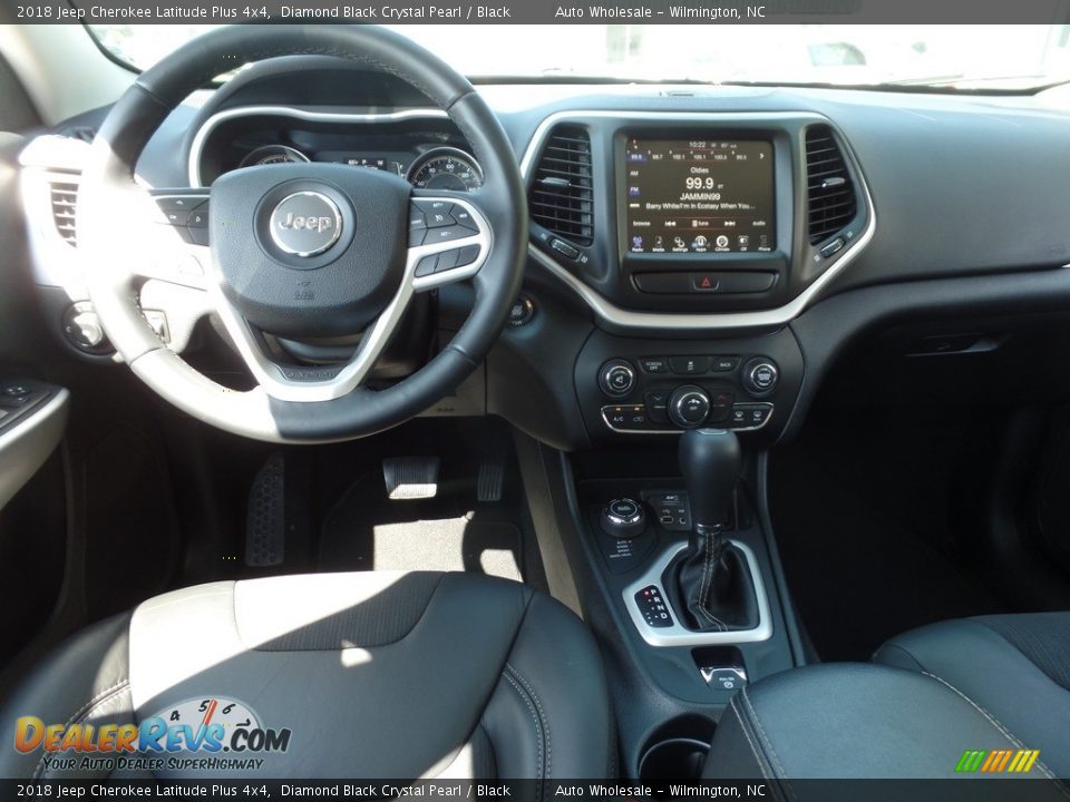 2018 Jeep Cherokee Latitude Plus 4x4 Diamond Black Crystal Pearl / Black Photo #15