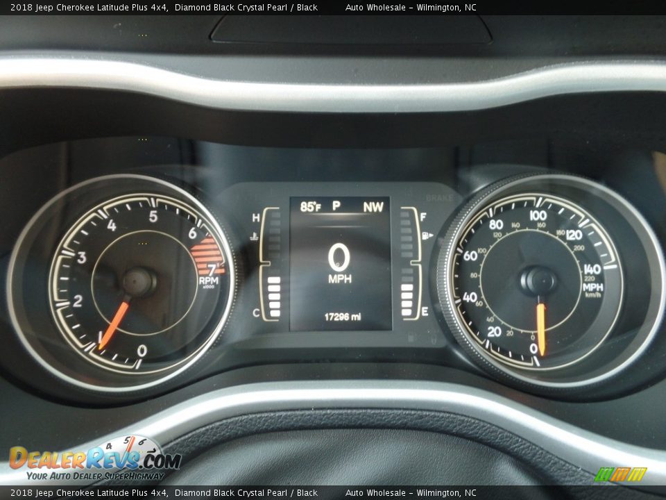 2018 Jeep Cherokee Latitude Plus 4x4 Diamond Black Crystal Pearl / Black Photo #16