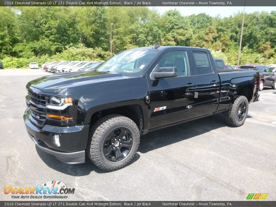Front 3/4 View of 2019 Chevrolet Silverado LD LT Z71 Double Cab 4x4 Midnight Edition Photo #1