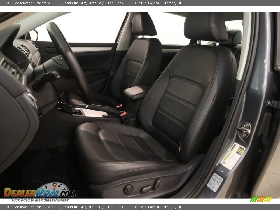 2012 Volkswagen Passat 2.5L SE Platinum Gray Metallic / Titan Black Photo #5