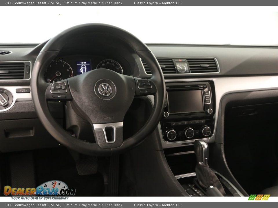 2012 Volkswagen Passat 2.5L SE Platinum Gray Metallic / Titan Black Photo #6