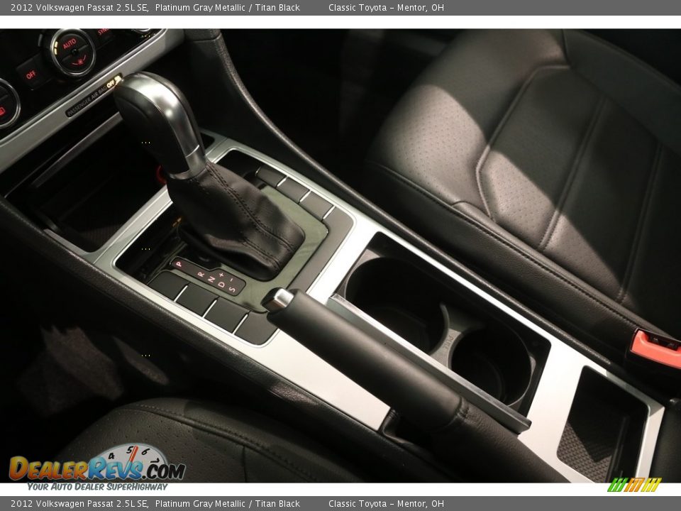 2012 Volkswagen Passat 2.5L SE Platinum Gray Metallic / Titan Black Photo #13