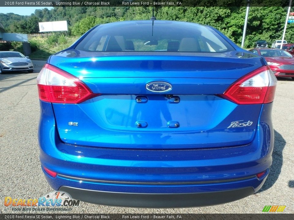 2018 Ford Fiesta SE Sedan Lightning Blue / Charcoal Black Photo #4
