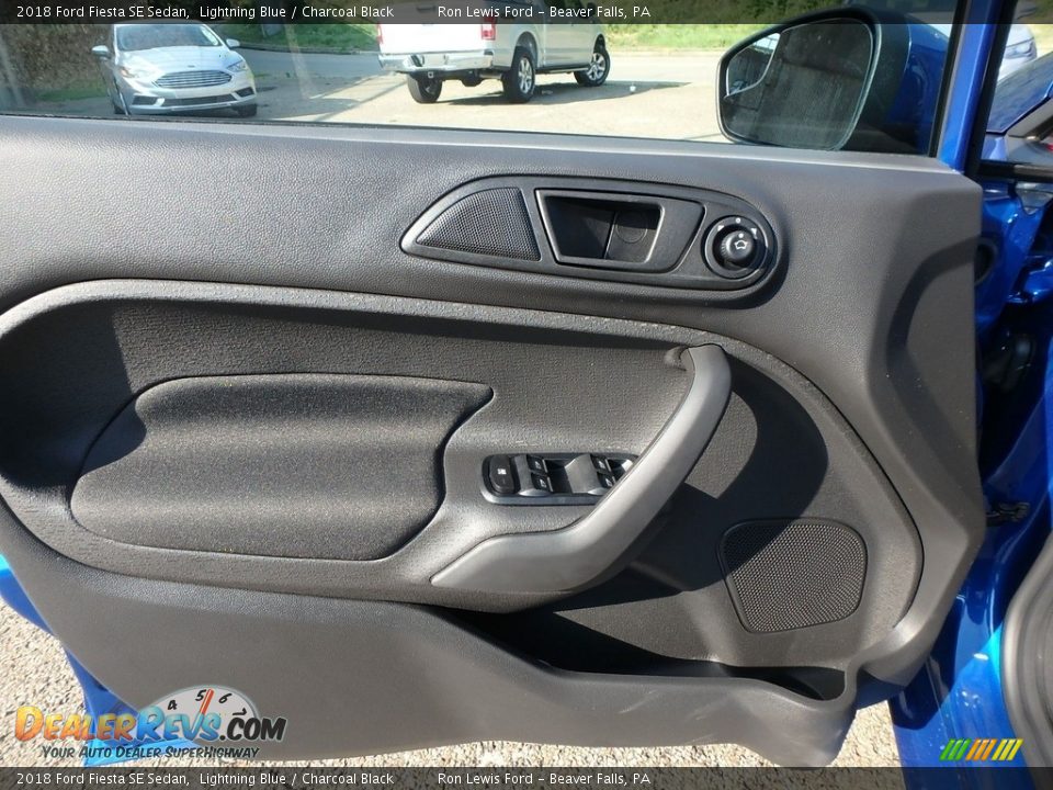 2018 Ford Fiesta SE Sedan Lightning Blue / Charcoal Black Photo #13