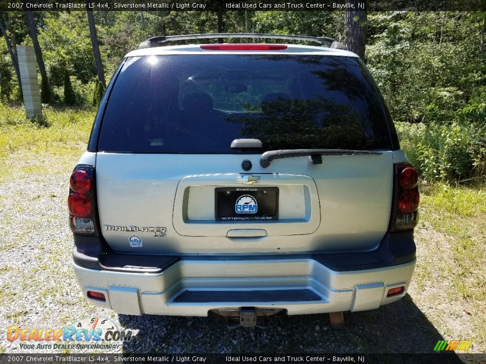2007 Chevrolet TrailBlazer LS 4x4 Silverstone Metallic / Light Gray Photo #8