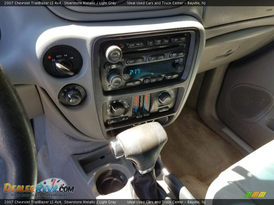 2007 Chevrolet TrailBlazer LS 4x4 Silverstone Metallic / Light Gray Photo #14
