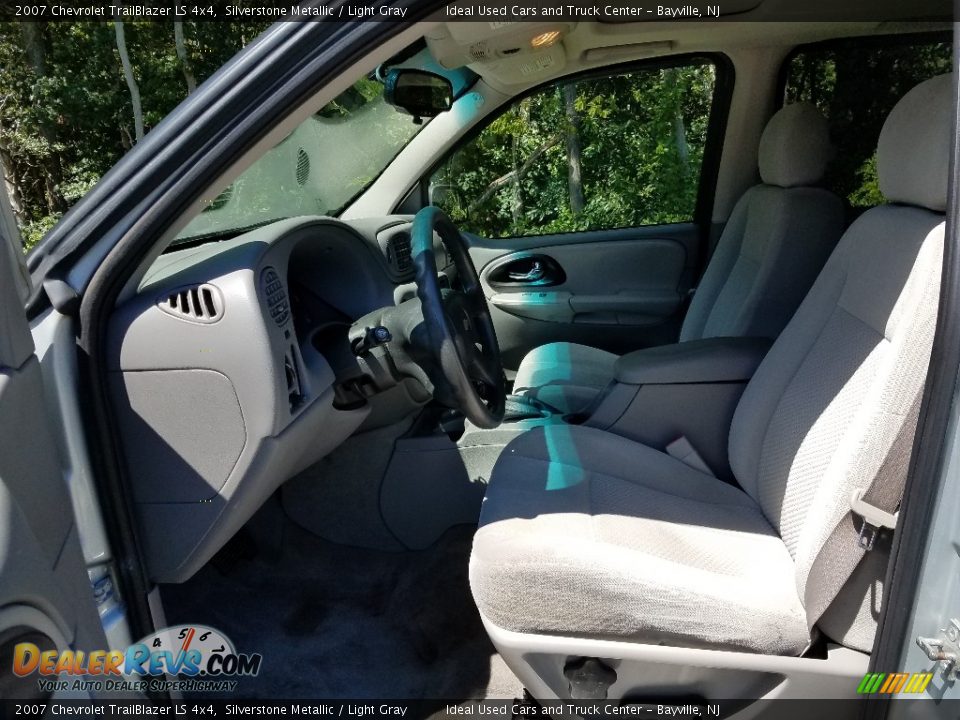 2007 Chevrolet TrailBlazer LS 4x4 Silverstone Metallic / Light Gray Photo #16