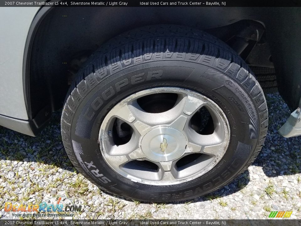 2007 Chevrolet TrailBlazer LS 4x4 Silverstone Metallic / Light Gray Photo #28