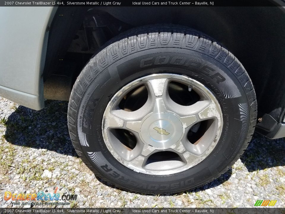 2007 Chevrolet TrailBlazer LS 4x4 Silverstone Metallic / Light Gray Photo #30