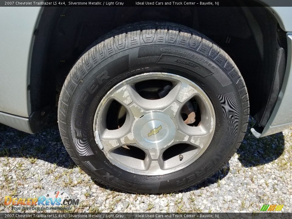 2007 Chevrolet TrailBlazer LS 4x4 Silverstone Metallic / Light Gray Photo #31