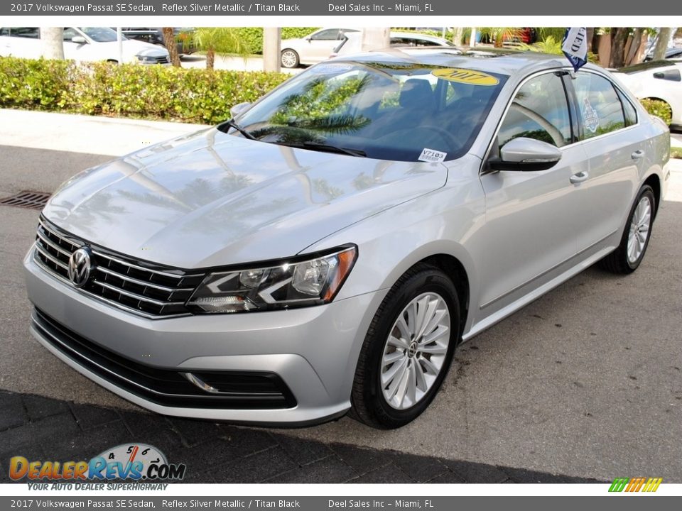 2017 Volkswagen Passat SE Sedan Reflex Silver Metallic / Titan Black Photo #4