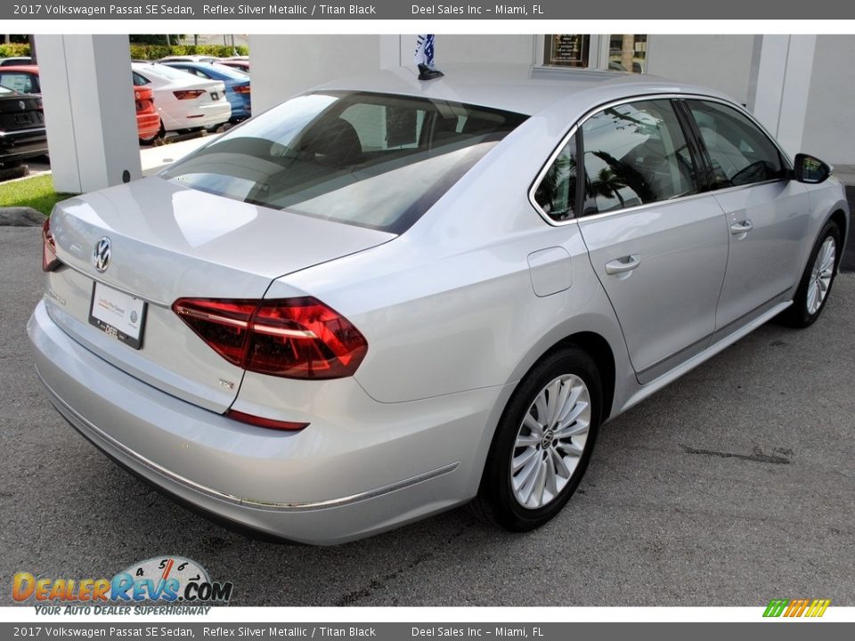2017 Volkswagen Passat SE Sedan Reflex Silver Metallic / Titan Black Photo #9