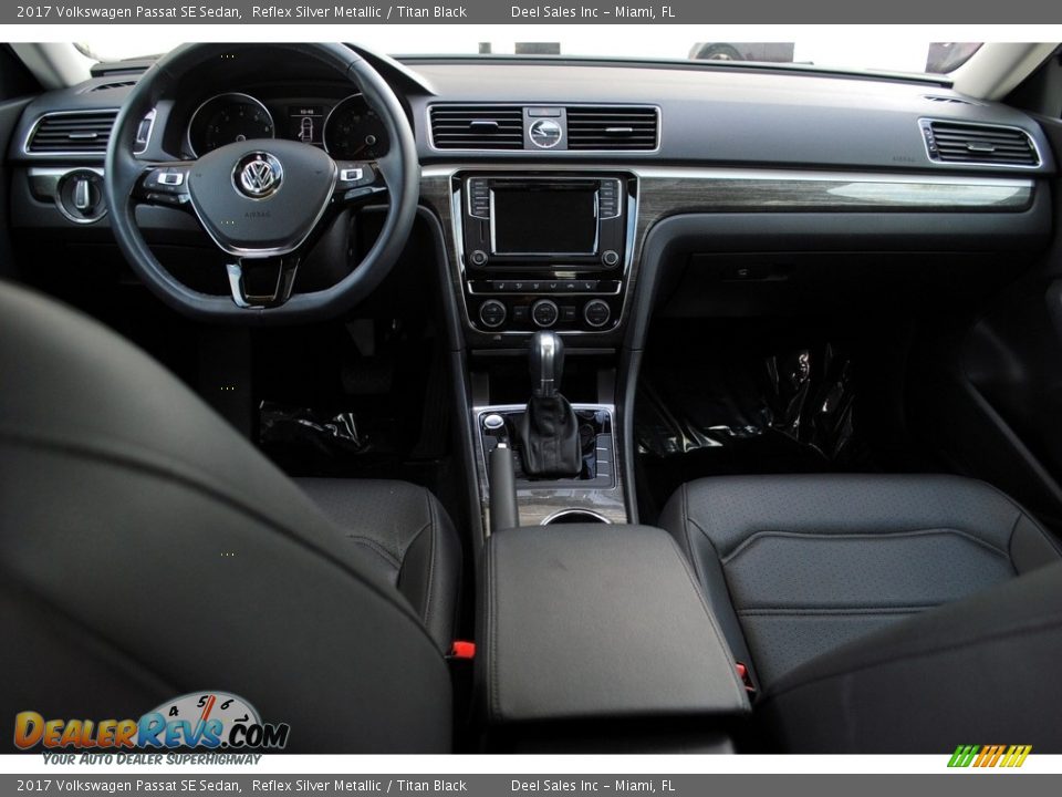 2017 Volkswagen Passat SE Sedan Reflex Silver Metallic / Titan Black Photo #13