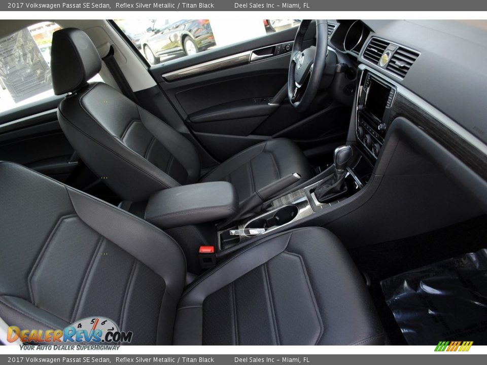 2017 Volkswagen Passat SE Sedan Reflex Silver Metallic / Titan Black Photo #19