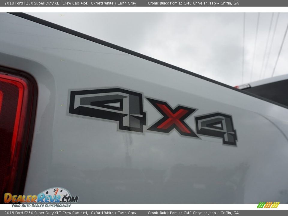 2018 Ford F250 Super Duty XLT Crew Cab 4x4 Oxford White / Earth Gray Photo #16
