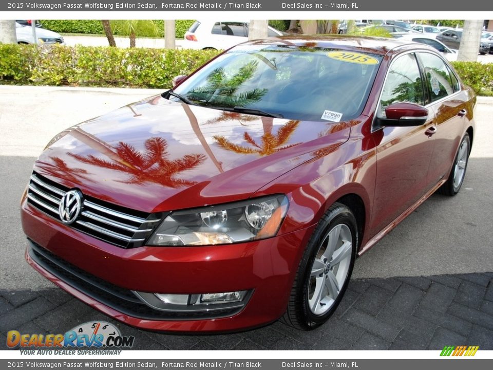 2015 Volkswagen Passat Wolfsburg Edition Sedan Fortana Red Metallic / Titan Black Photo #4