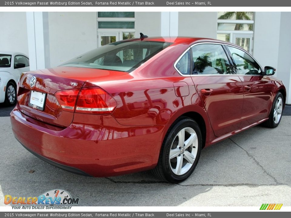 2015 Volkswagen Passat Wolfsburg Edition Sedan Fortana Red Metallic / Titan Black Photo #10