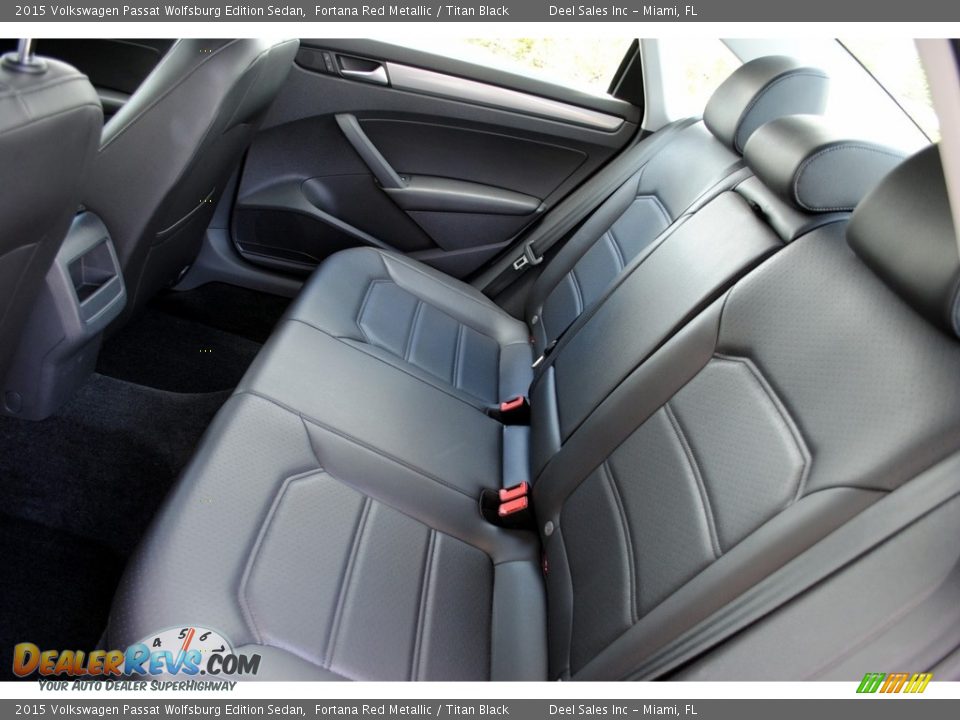 2015 Volkswagen Passat Wolfsburg Edition Sedan Fortana Red Metallic / Titan Black Photo #12
