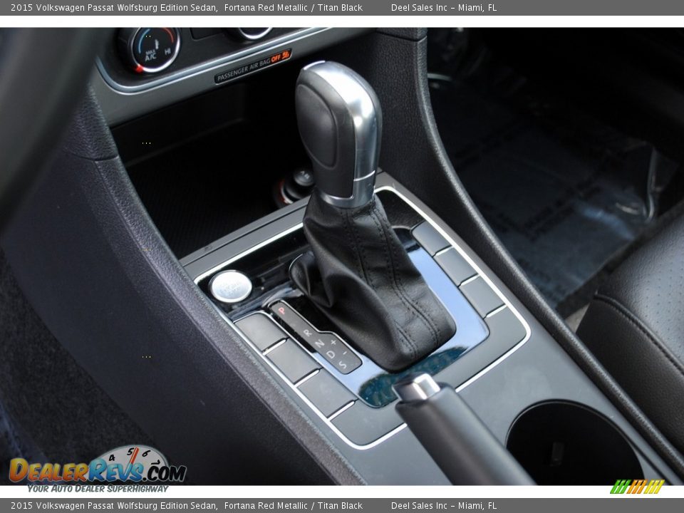 2015 Volkswagen Passat Wolfsburg Edition Sedan Fortana Red Metallic / Titan Black Photo #15