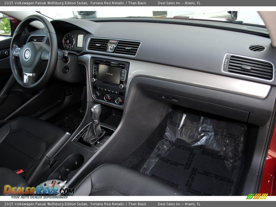 2015 Volkswagen Passat Wolfsburg Edition Sedan Fortana Red Metallic / Titan Black Photo #18