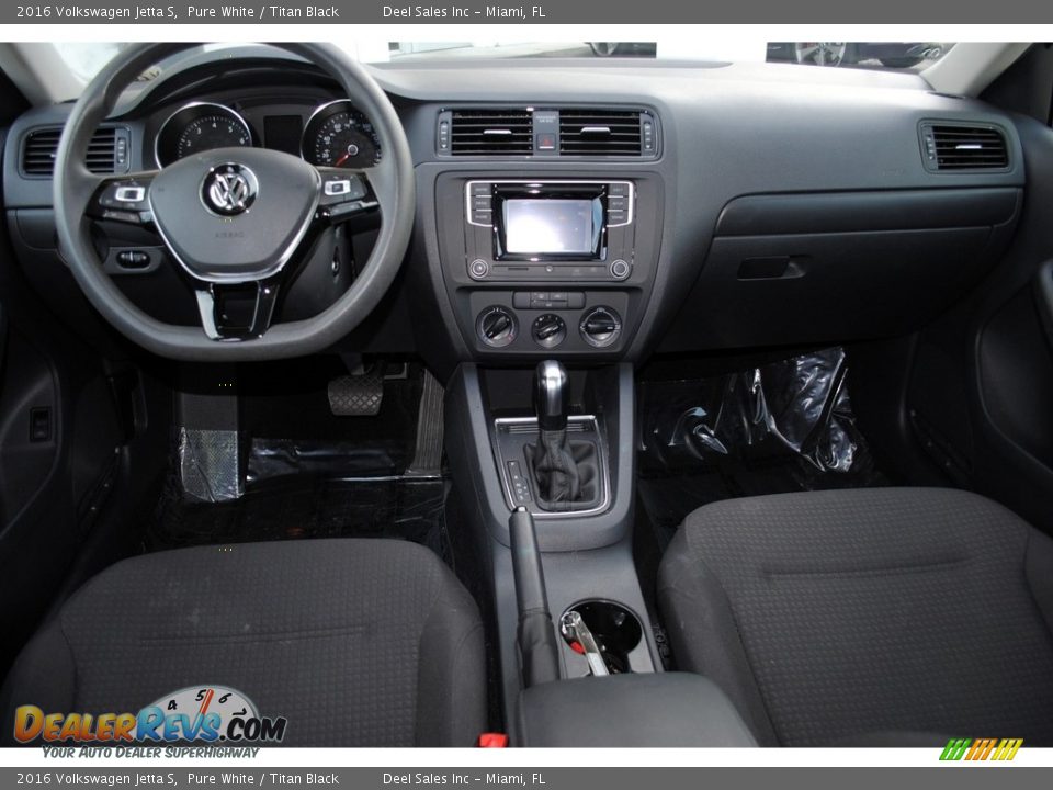 2016 Volkswagen Jetta S Pure White / Titan Black Photo #13