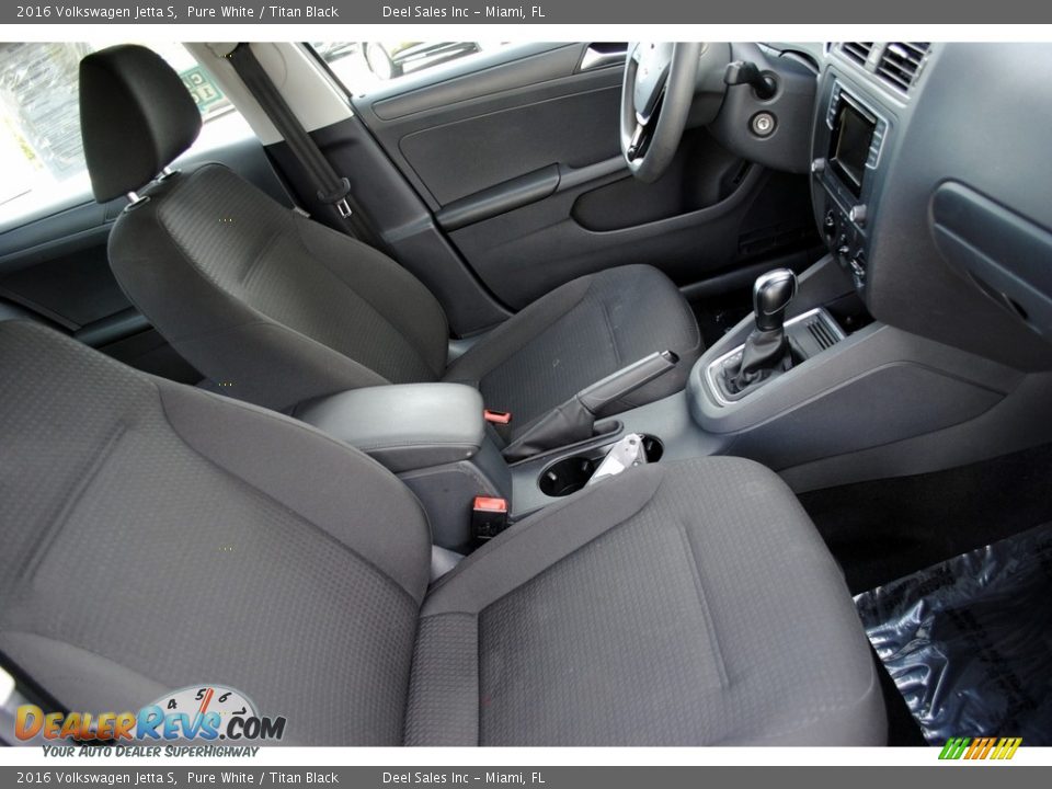 2016 Volkswagen Jetta S Pure White / Titan Black Photo #18